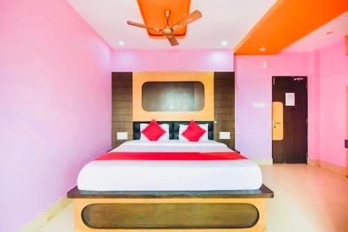 Galaxy International ! Hotel Puri